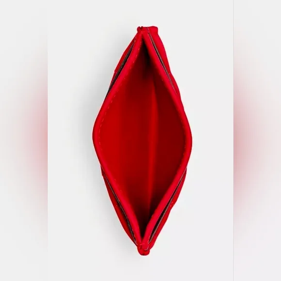 Coach Red Essential Card CaseWith Pillow Quilting. New With no Tag - Picture 2 of 5